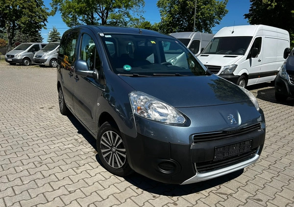 Peugeot Partner cena 26000 przebieg: 221800, rok produkcji 2013 z Ropczyce małe 154